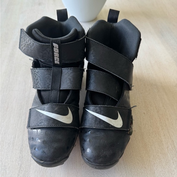 Nike Force Savage Shark 2 Youth High-Top Football Cleats, size 6 - Picture 3 of 6